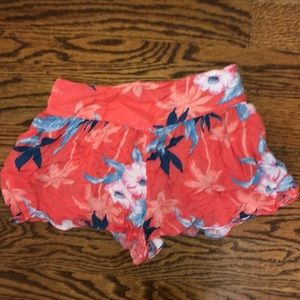 American Eagle flower shorts